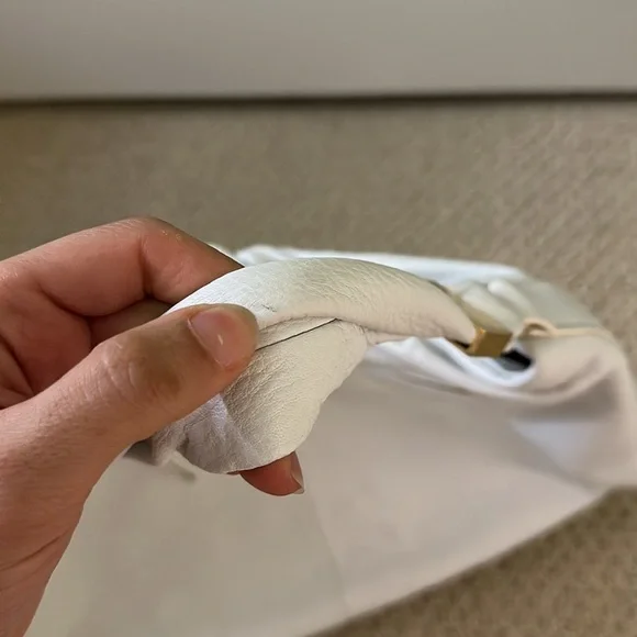 White Shoulder Bag - Picture 11 of 17